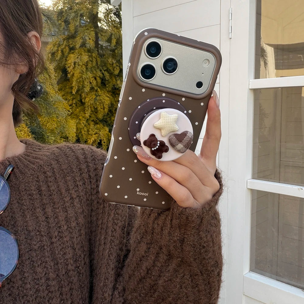 Mocha Dot MagSafe Case