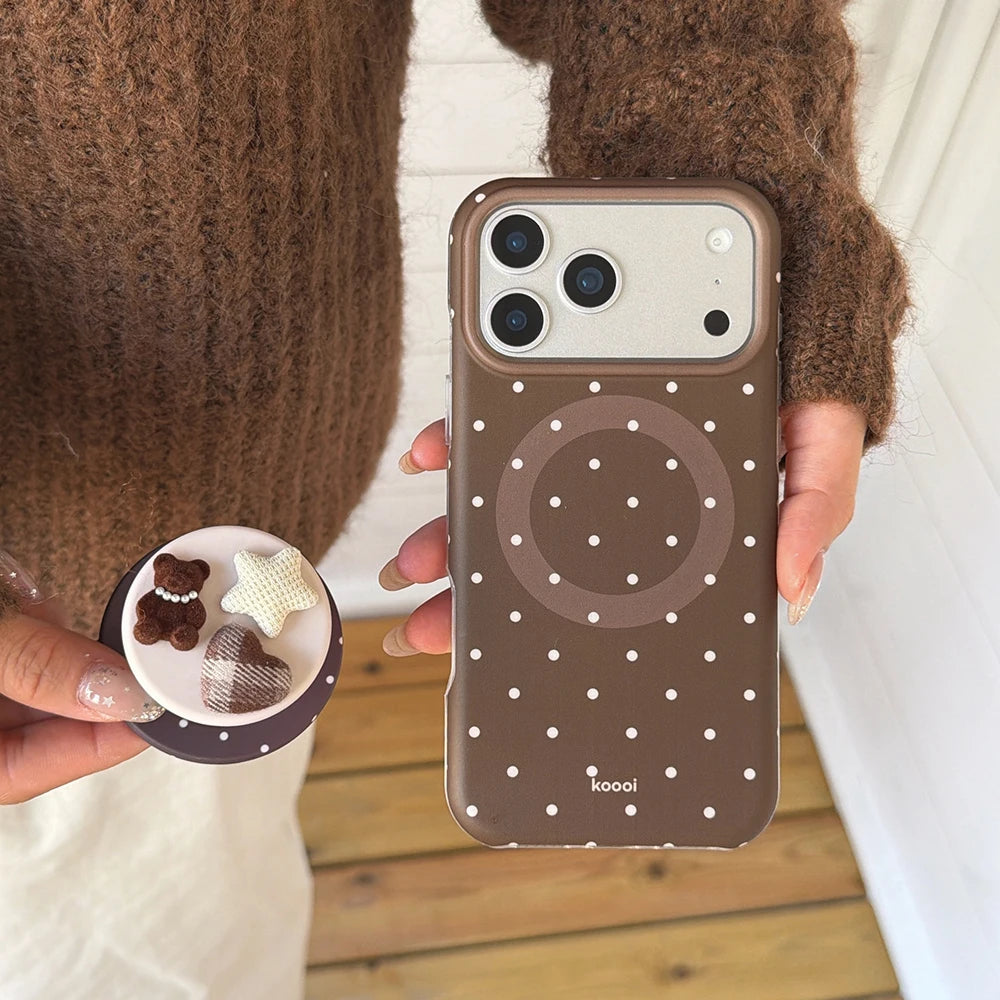 Mocha Dot MagSafe Case