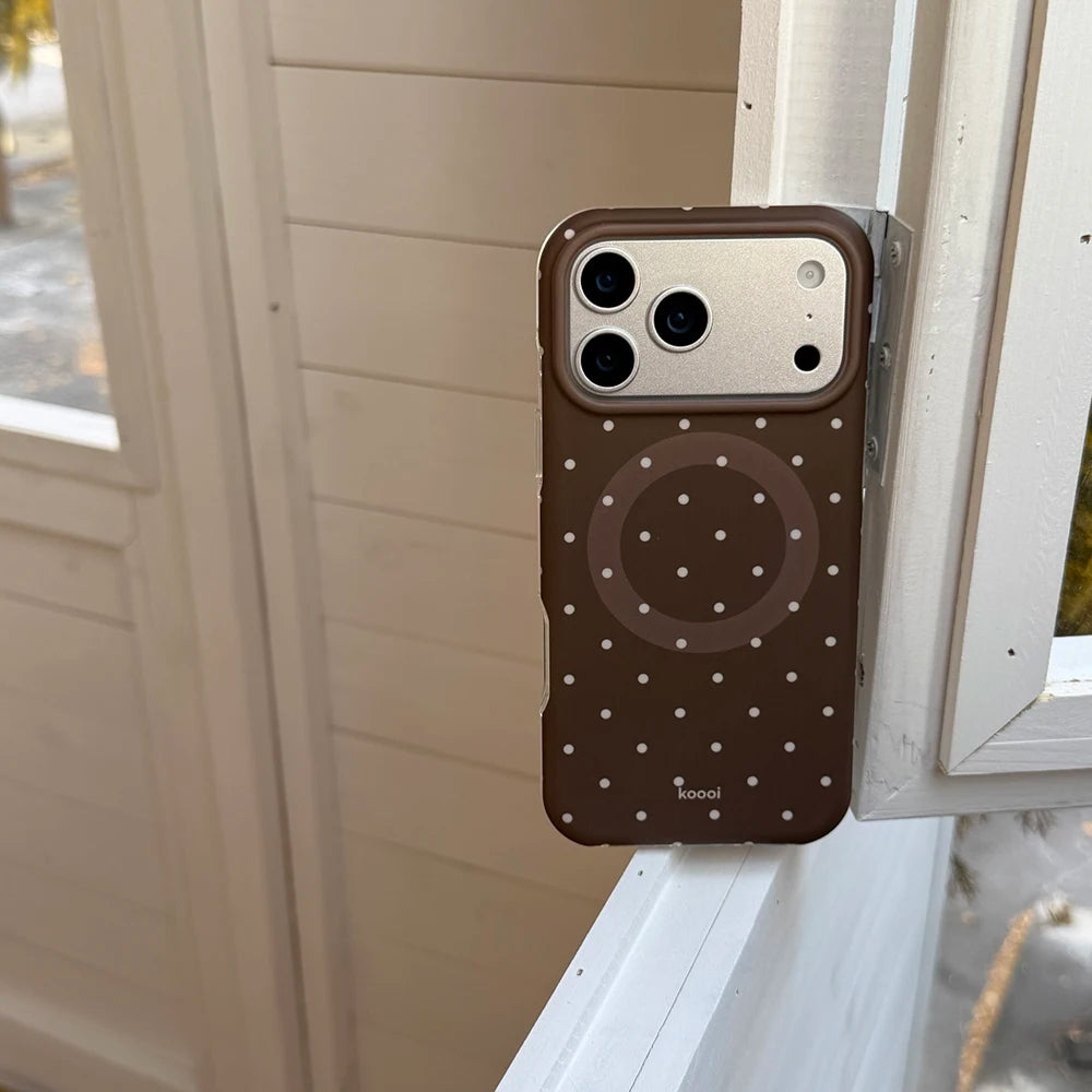 Mocha Dot MagSafe Case