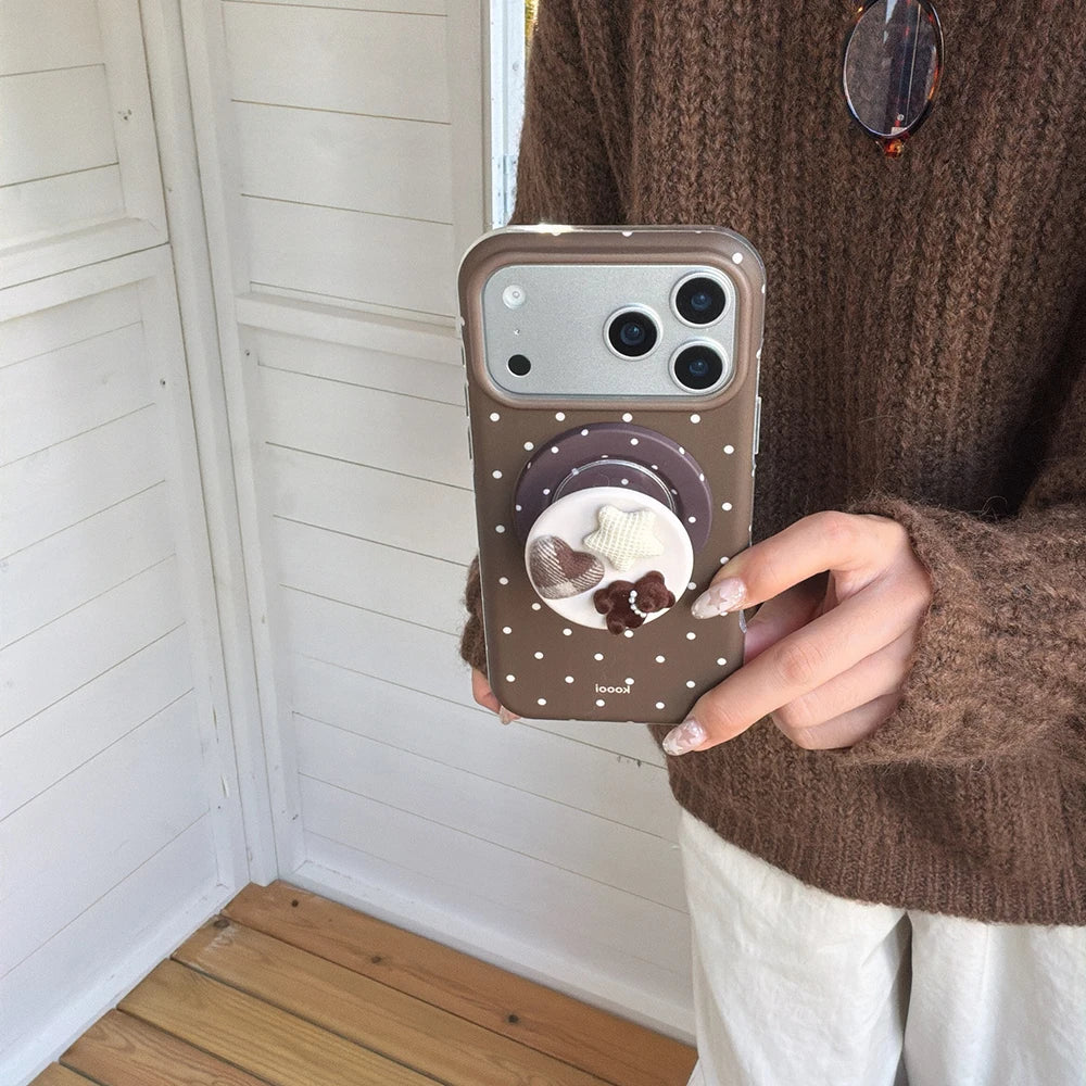 Mocha Dot MagSafe Case
