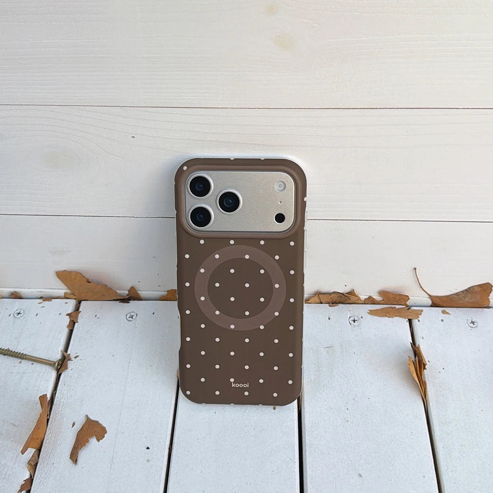 Mocha Dot MagSafe Case