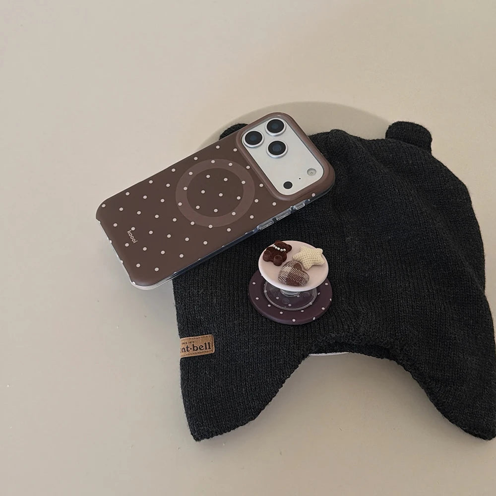 Mocha Dot MagSafe Case