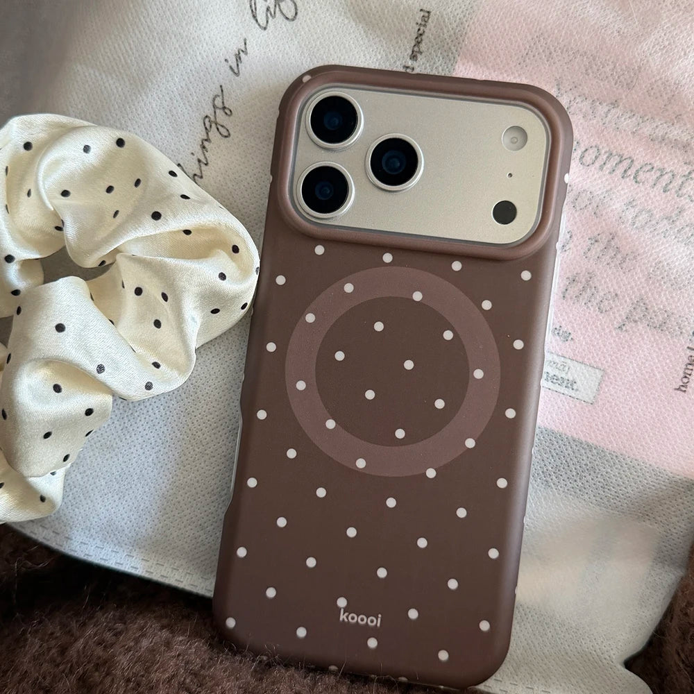 Mocha Dot MagSafe Case